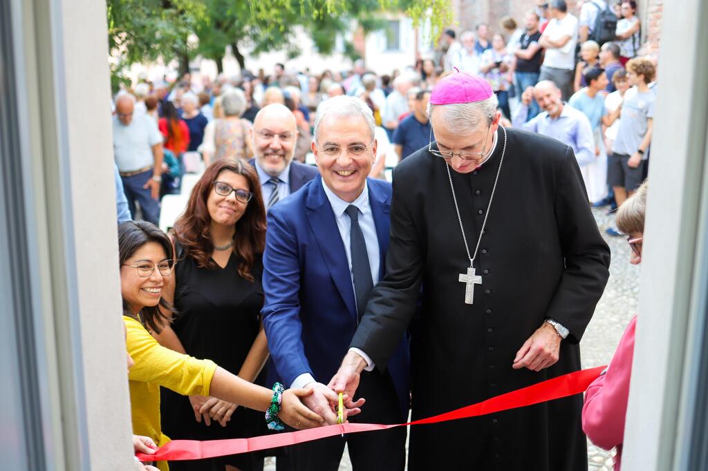 Inaugurata a Pavia la nuova Casa dell'Amicizia. Marco Impagliazzo: "Nel Giubileo della speranza, questo luogo è una buona notizia per la città"